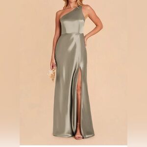 Birdy Grey: Kira Shiny Satin Dress - Moss Green
M